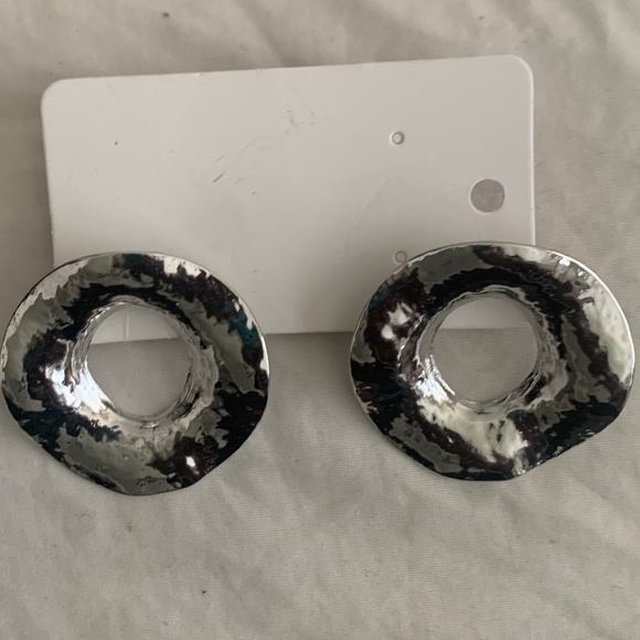 Silver Circle Earrings - Picture 1 of 1